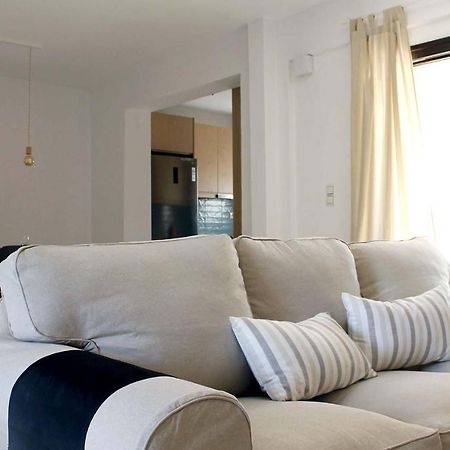 4 Bedroom Villa With Pool And Garden Неа-Фокеа Екстер'єр фото