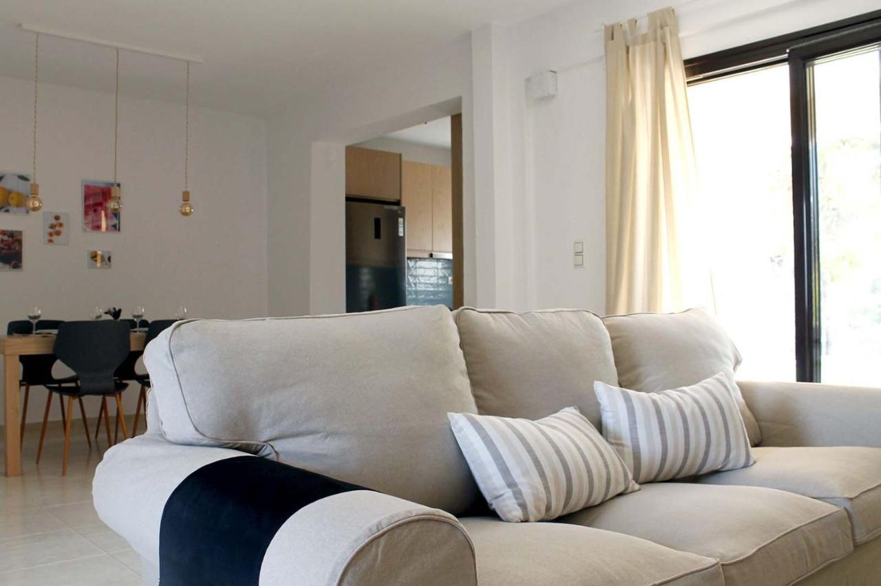 4 Bedroom Villa With Pool And Garden Неа-Фокеа Екстер'єр фото