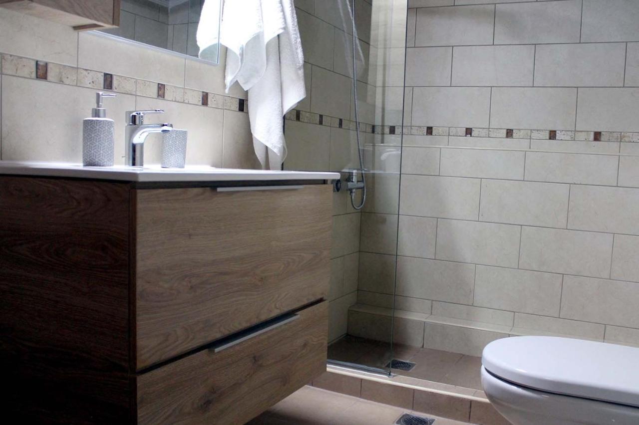 4 Bedroom Villa With Pool And Garden Неа-Фокеа Екстер'єр фото