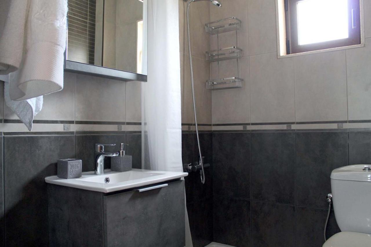 4 Bedroom Villa With Pool And Garden Неа-Фокеа Екстер'єр фото