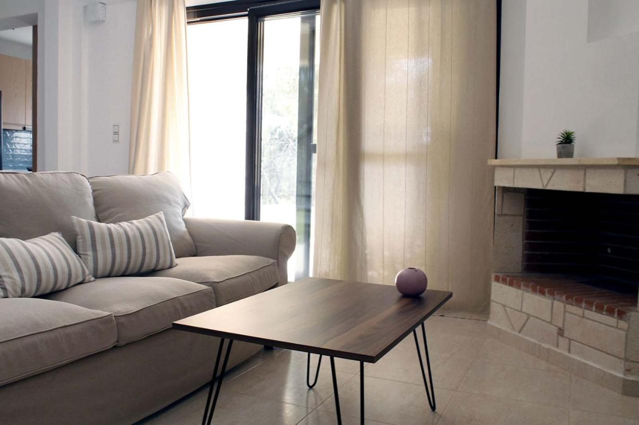 4 Bedroom Villa With Pool And Garden Неа-Фокеа Екстер'єр фото
