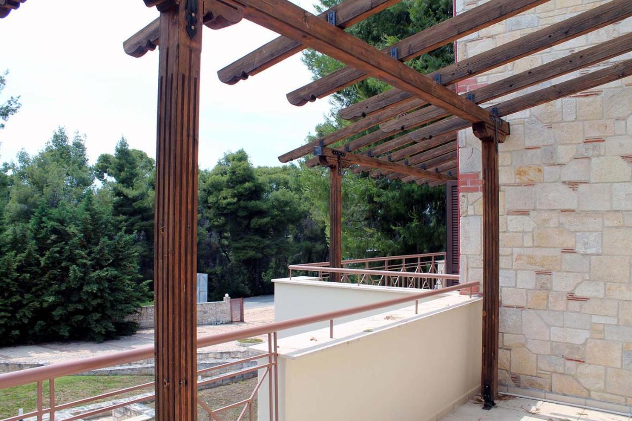 4 Bedroom Villa With Pool And Garden Неа-Фокеа Екстер'єр фото