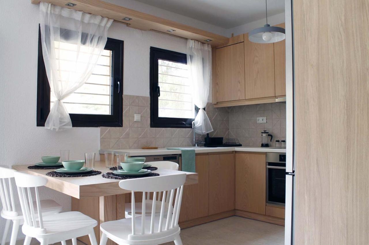 4 Bedroom Villa With Pool And Garden Неа-Фокеа Екстер'єр фото