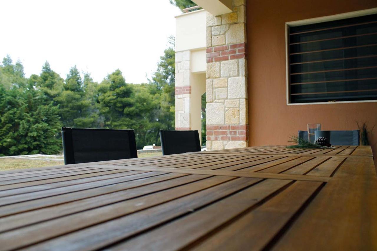 4 Bedroom Villa With Pool And Garden Неа-Фокеа Екстер'єр фото