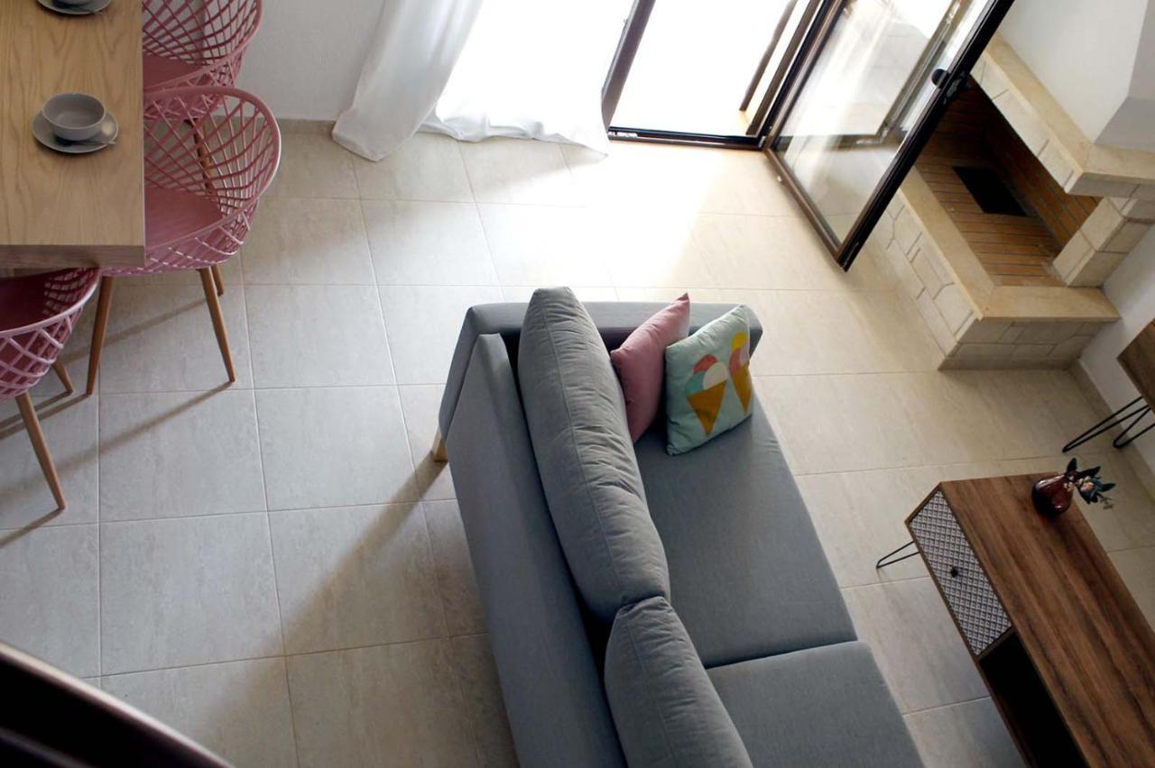 4 Bedroom Villa With Pool And Garden Неа-Фокеа Екстер'єр фото